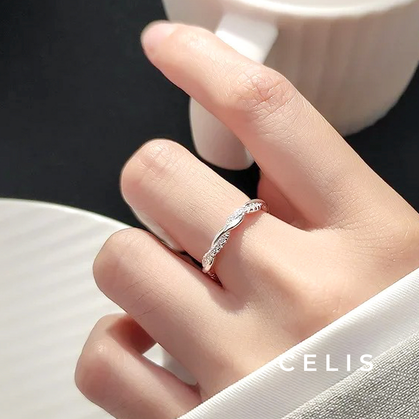 【Limited Item】 Twisted Zirconia Ring