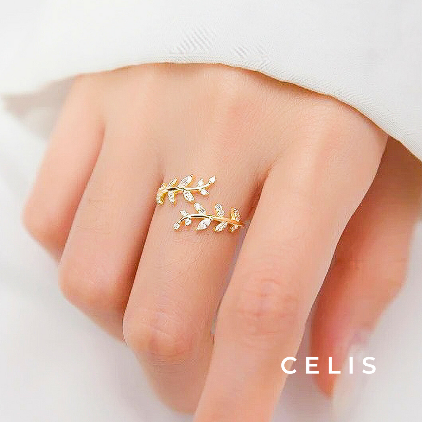 Elegant Leaf Circle Zirconia Ring