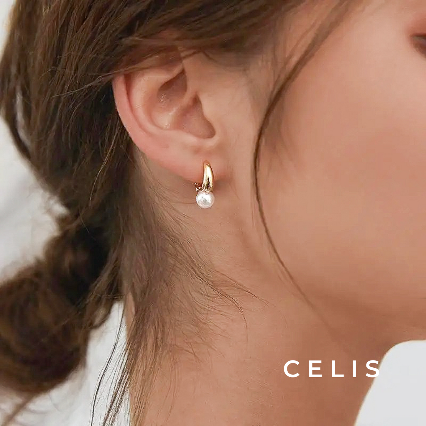 Simple Pearl Earrings