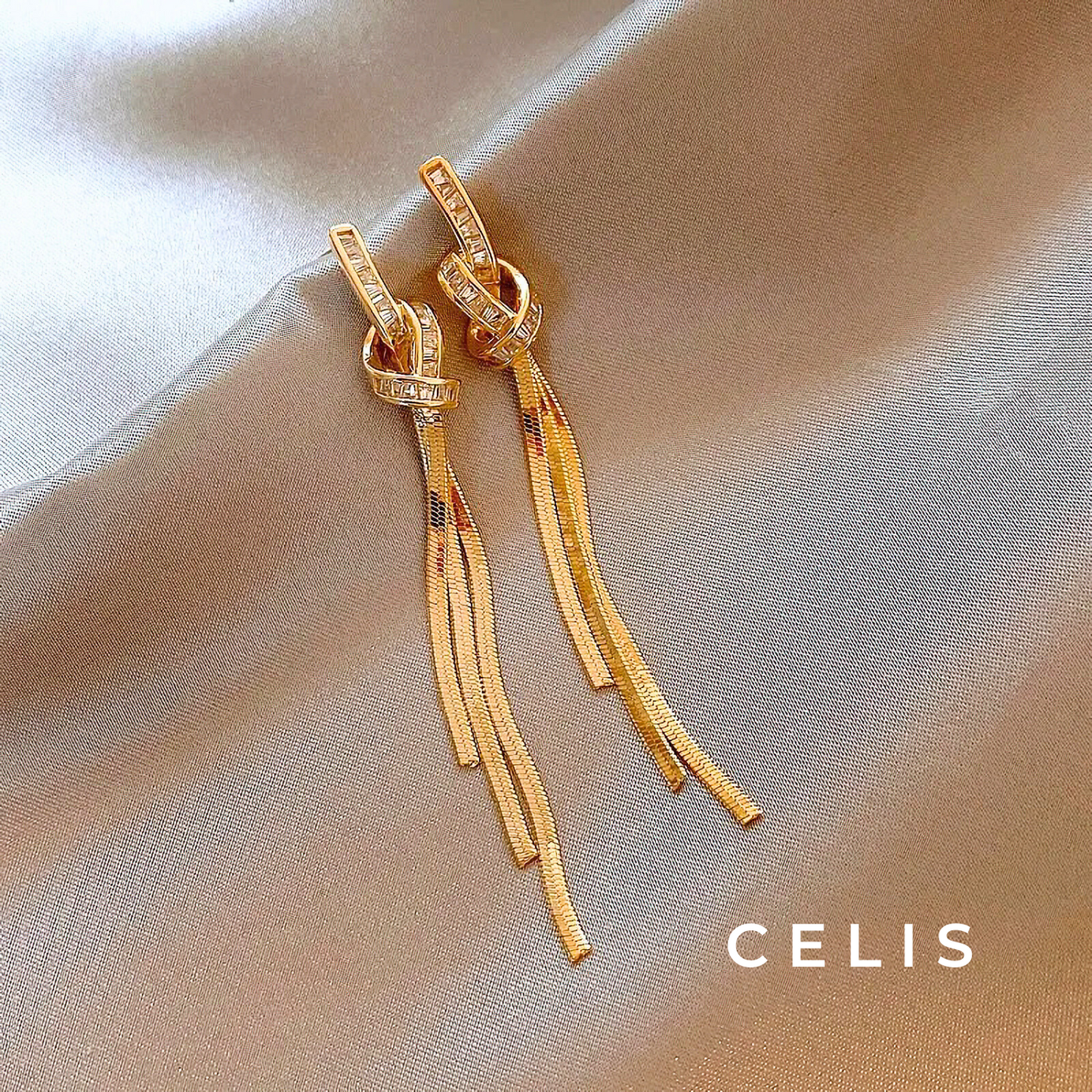 【Limited Item】 Elegant Glitter Tassel Earrings