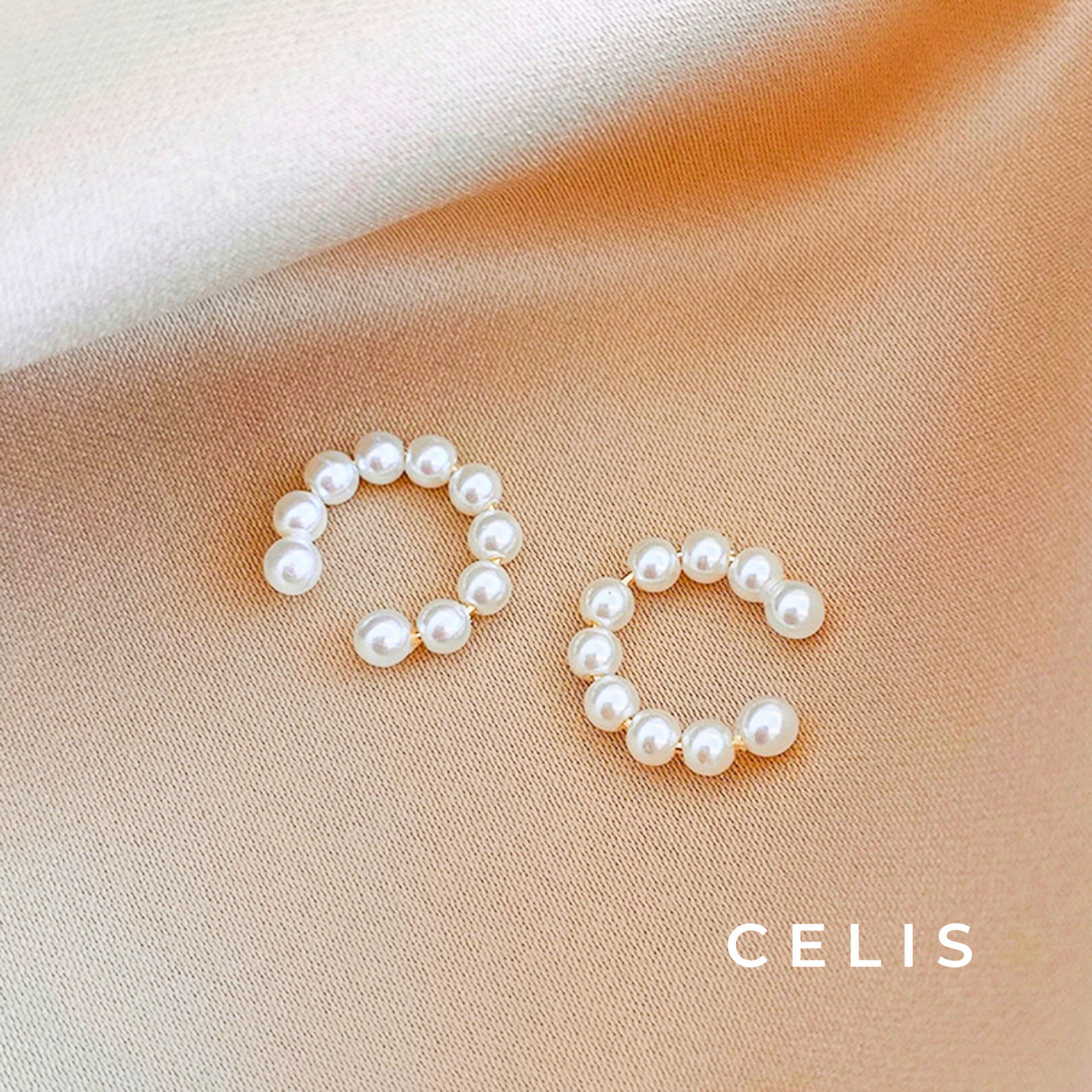 Minimal Pearl Ear Cuff