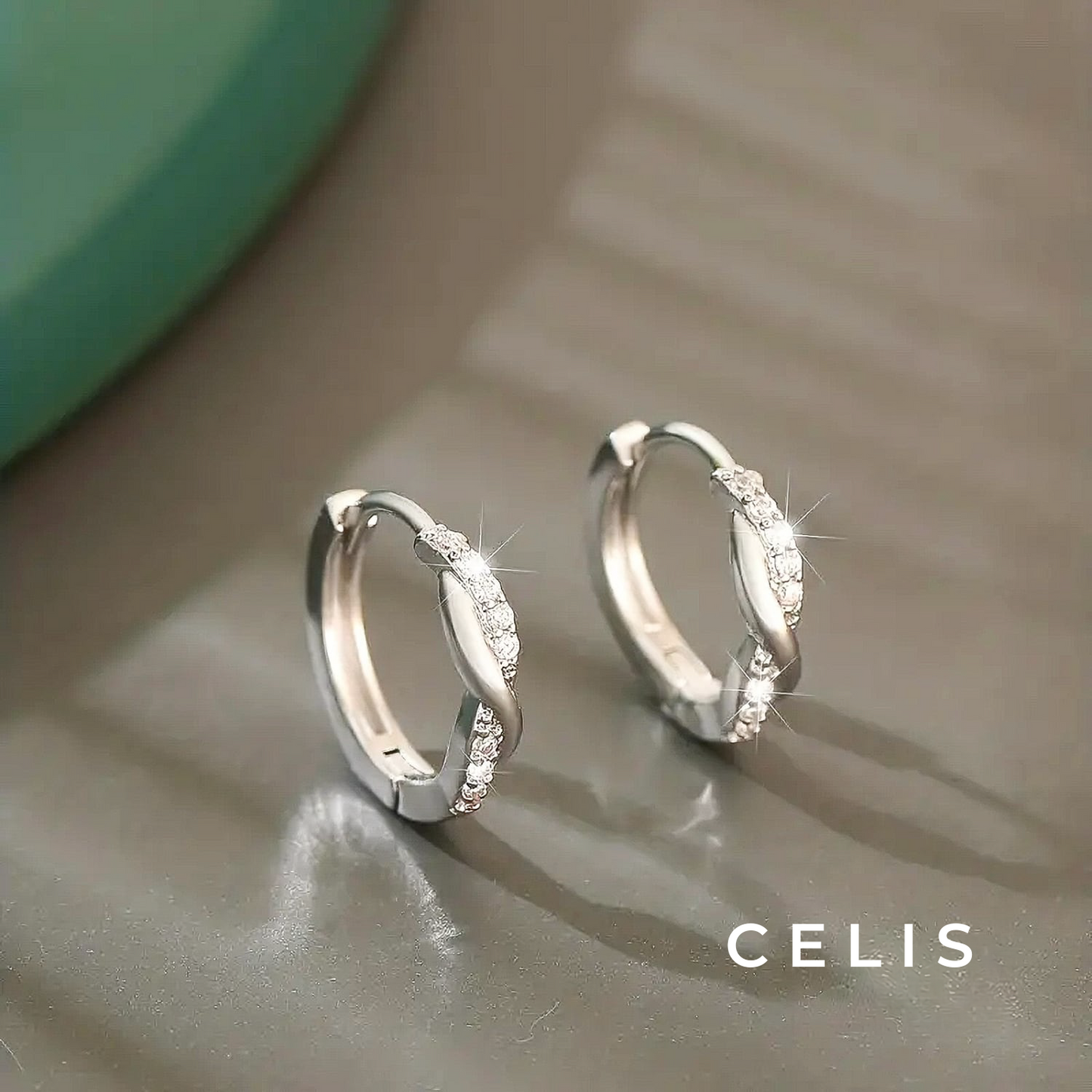 【Limited Item】 Twisted Zirconia Earrings