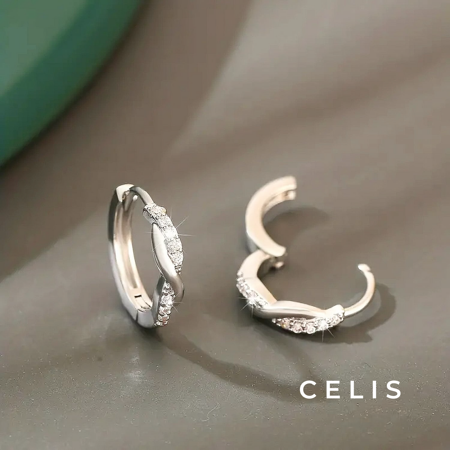 【Limited Item】 Twisted Zirconia Earrings