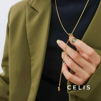 Finesse Loop Necklace